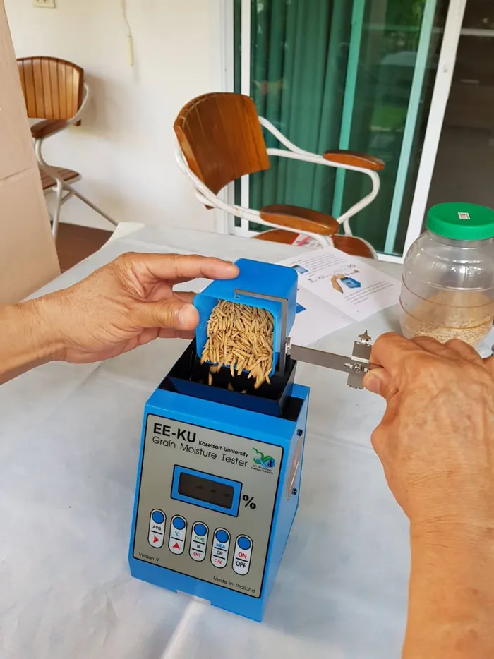 Grainsure portable moisture meter